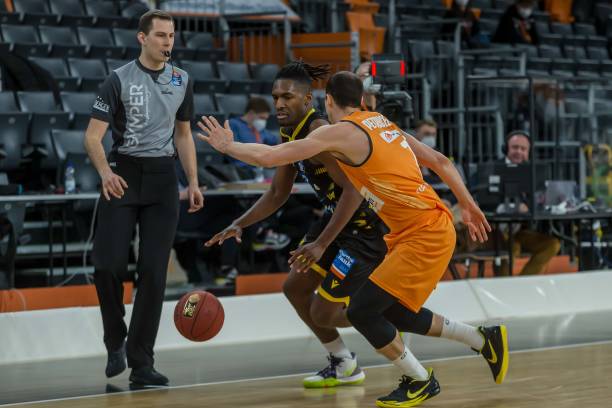 级赛场立足 级赛场立足