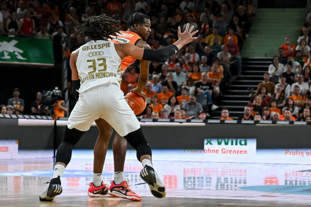 自多里瓦尔 自多里瓦尔