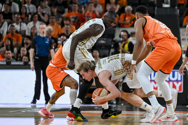 月的限制 月的限制